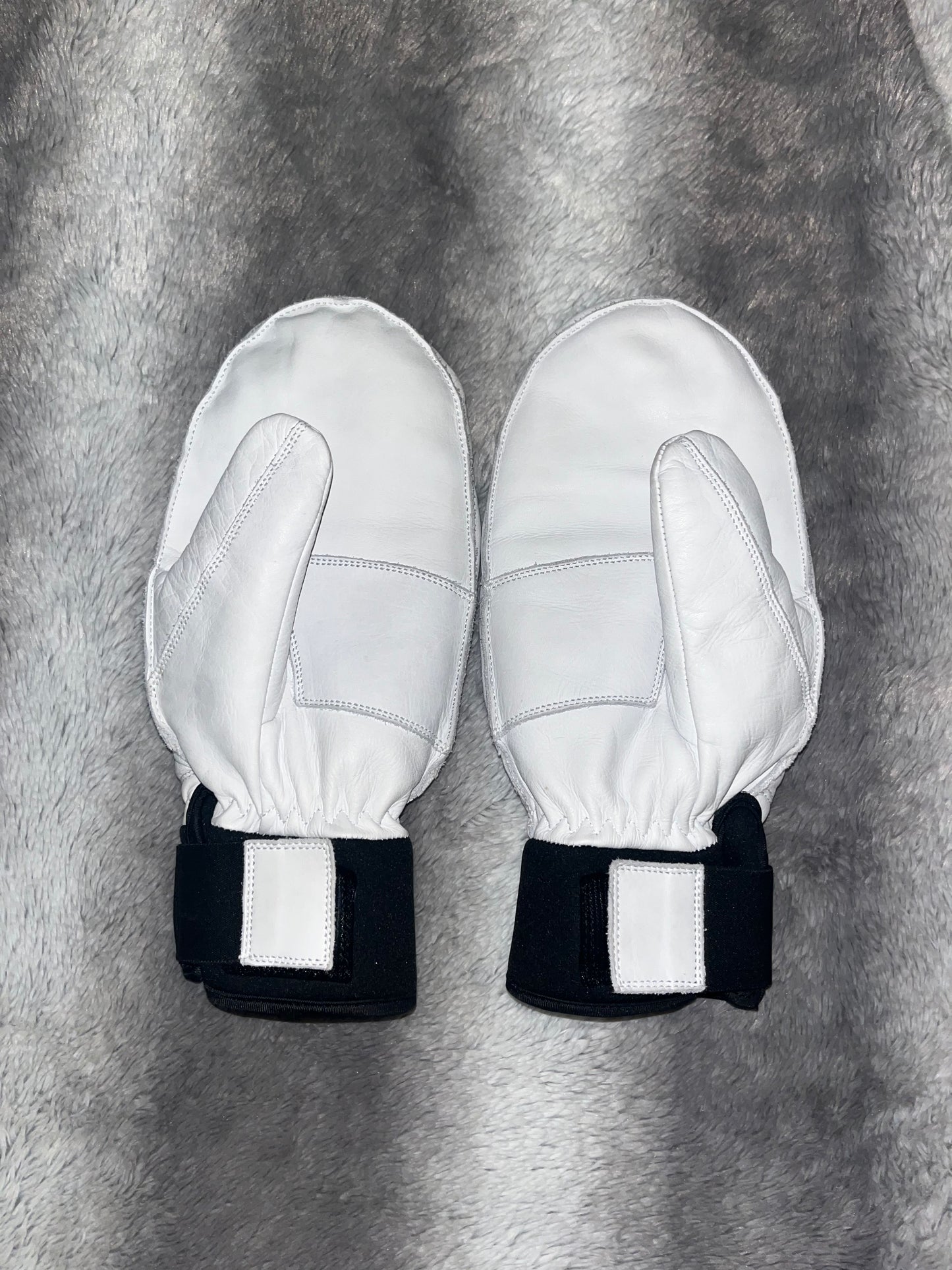 White HNP Ski Mittens